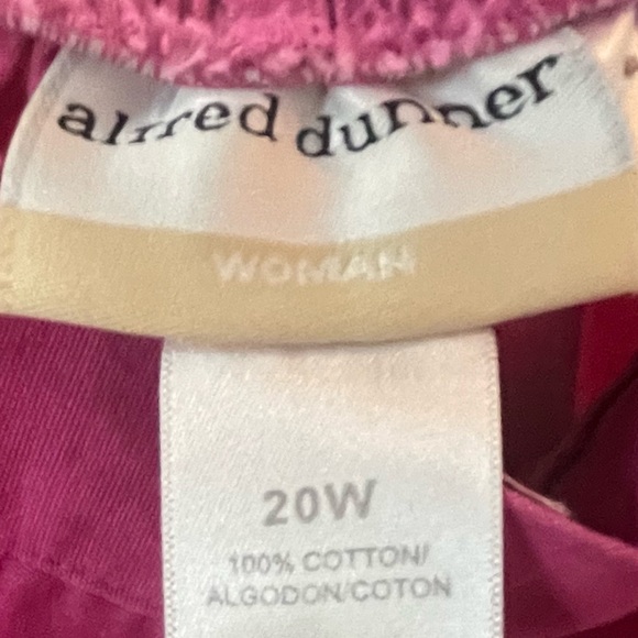 Alfred Dunner Plus Size Top & Capris
$30 for 2-Piece Set or $15 for each piece - Picture 7 of 11